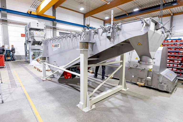 Side view of JOEST Fluidized Bed Dryer for continuous bulk material drying