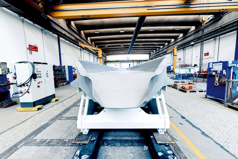 Front view of a JOEST feeder for vibratory transport of bulk materials
