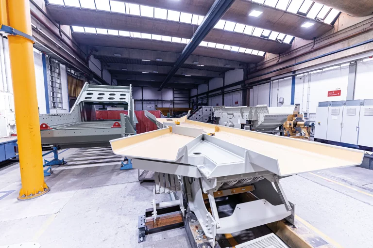 JOEST conveyor trough with two outlets for material distribution