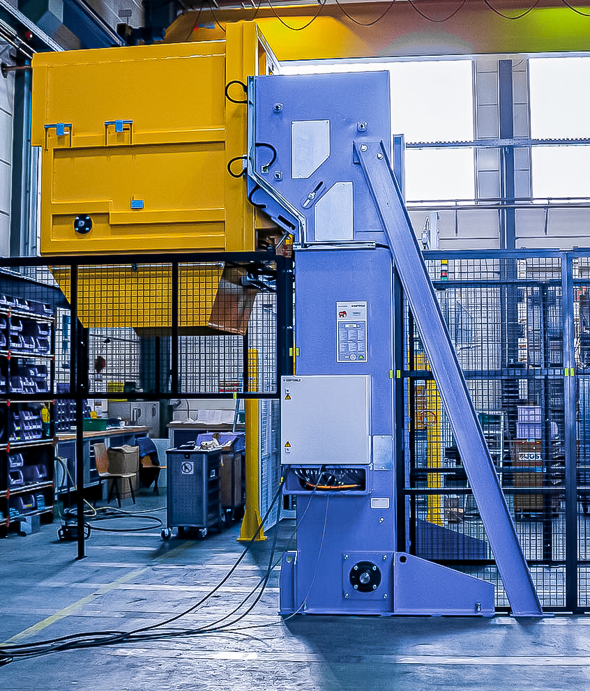 JOEST Hebe-Kippgerät für industrielle Materialhandhabung in der Produktion